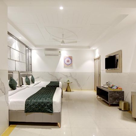 Hotel Delhi 37 By Star Group Near Delhi Airport Нью-Дели Экстерьер фото