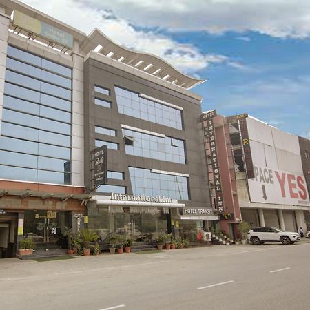 Hotel Delhi 37 By Star Group Near Delhi Airport Нью-Дели Экстерьер фото