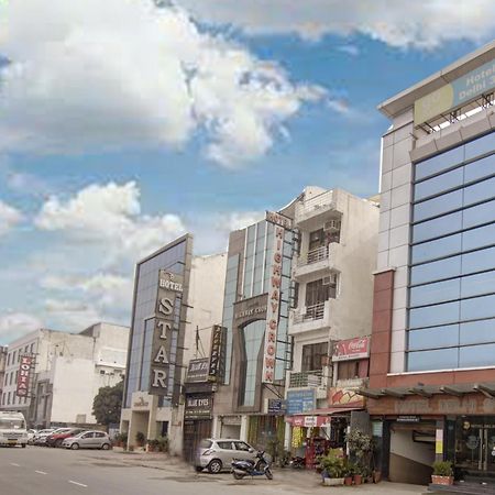 Hotel Delhi 37 By Star Group Near Delhi Airport Нью-Дели Экстерьер фото
