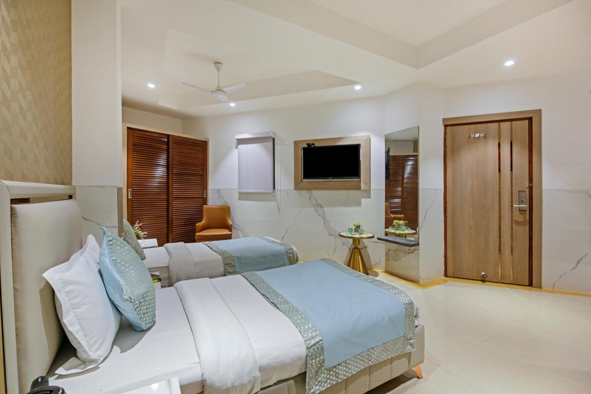 Hotel Delhi 37 By Star Group Near Delhi Airport Нью-Дели Экстерьер фото