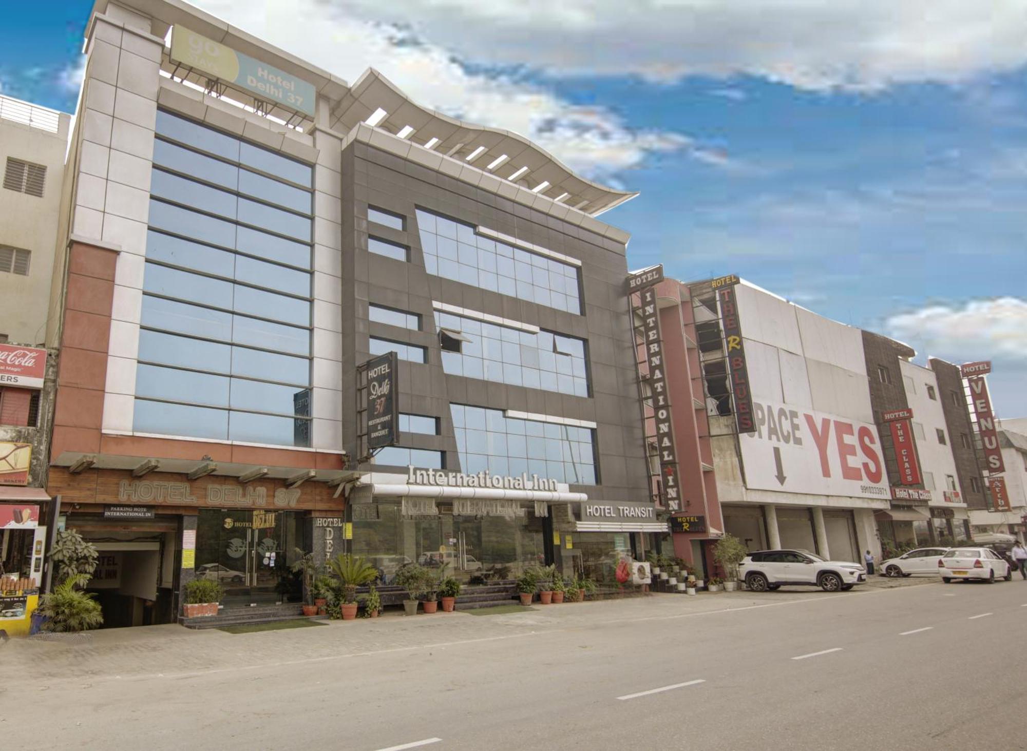 Hotel Delhi 37 By Star Group Near Delhi Airport Нью-Дели Экстерьер фото