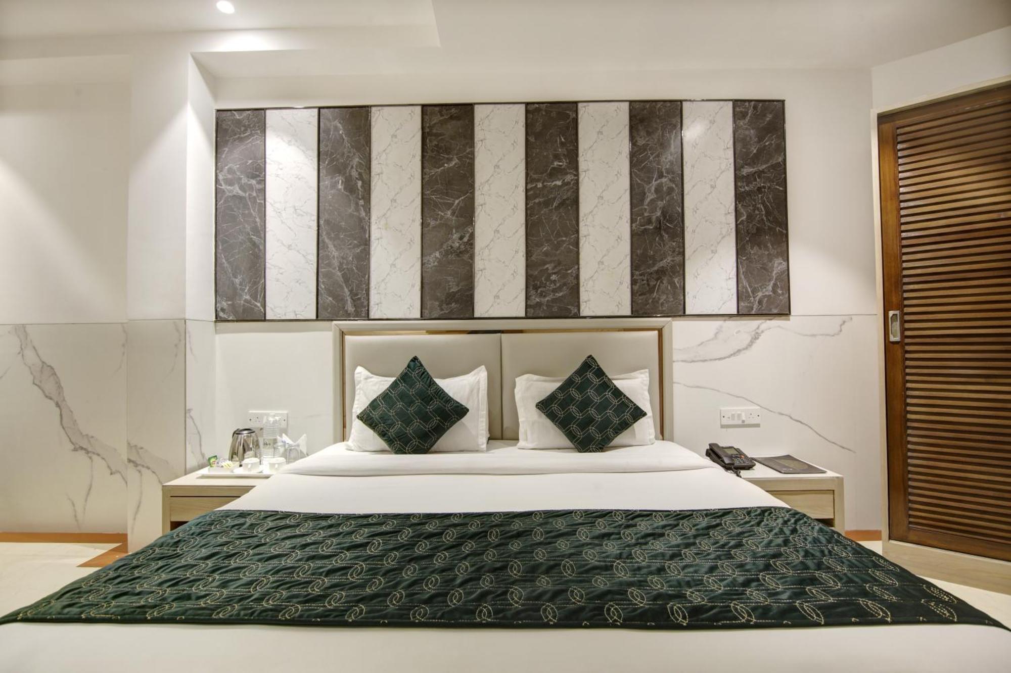Hotel Delhi 37 By Star Group Near Delhi Airport Нью-Дели Экстерьер фото