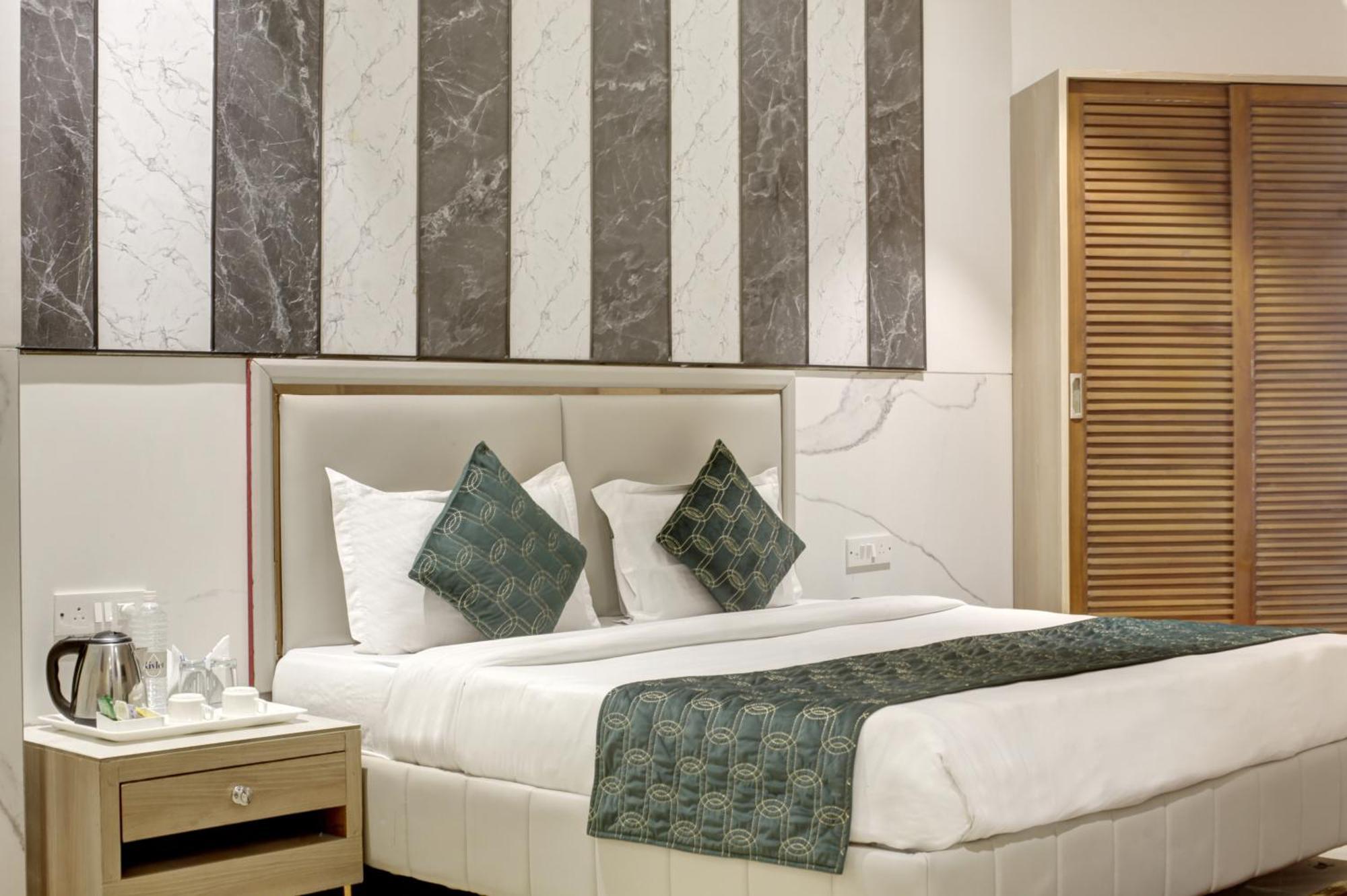 Hotel Delhi 37 By Star Group Near Delhi Airport Нью-Дели Экстерьер фото